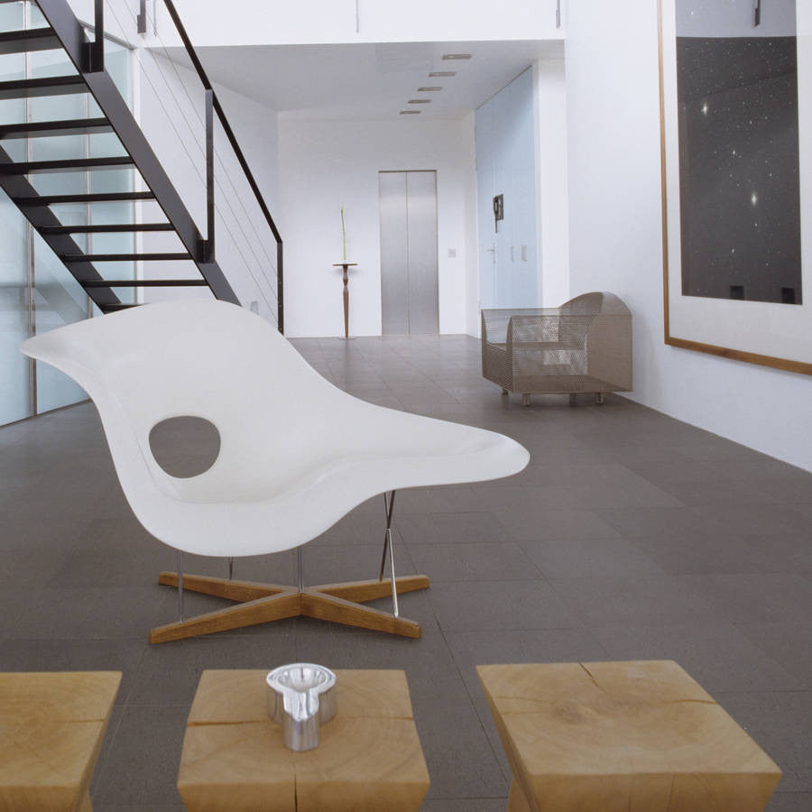 An Eames Style, Chaise Longue